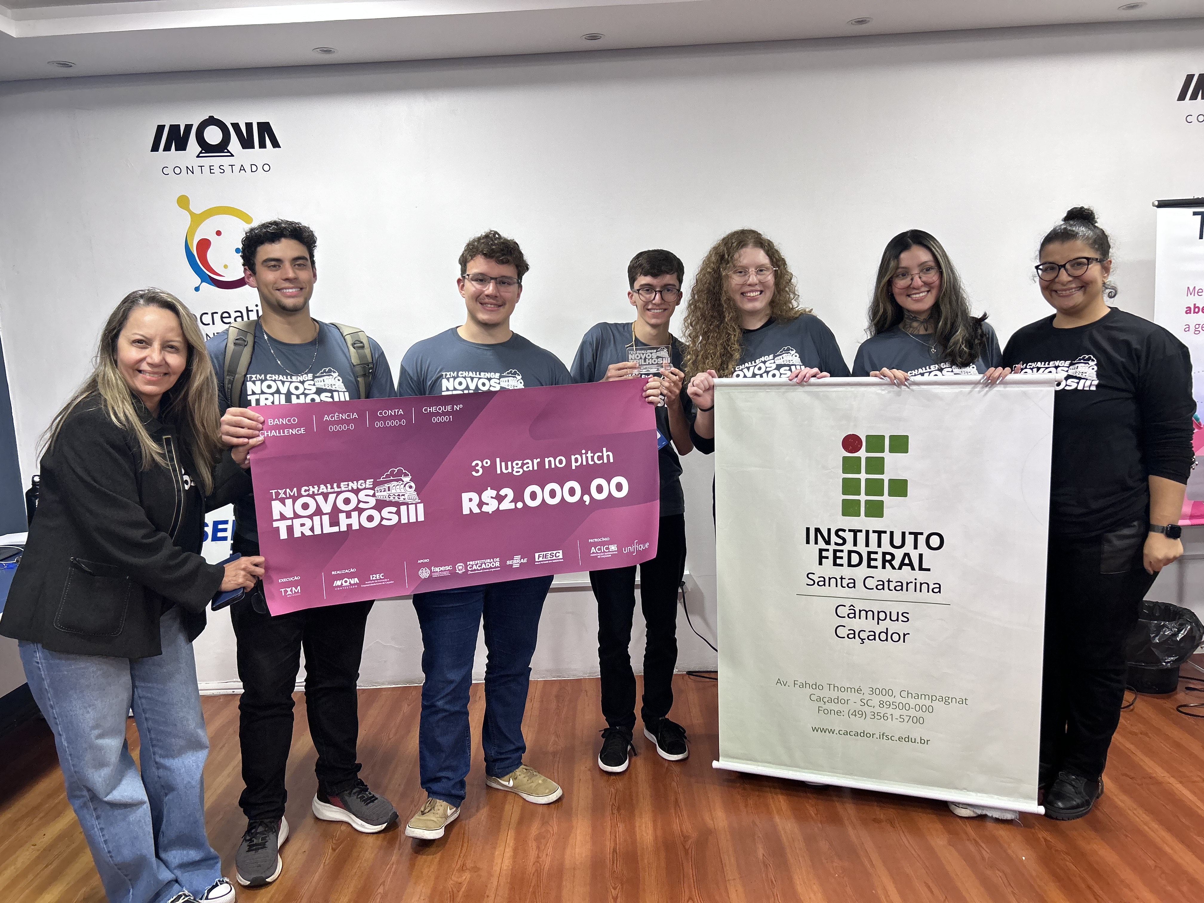 As professoras Sayonara Varela e Mônica Liberato orientaram os estudantes ao longo do desafio