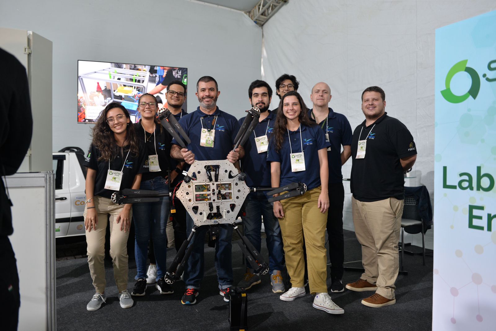 Iniciativa proporcionou aos alunos uma experiência interdisciplinar, abrangendo áreas como eletroeletrônica, mecânica, aeronáutica e design. Foto: Divulgação