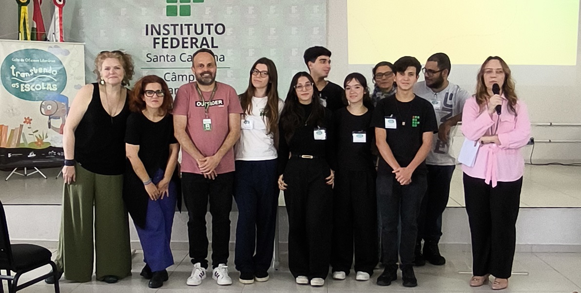 Equipe de trabalho do projeto Transvendo Escolas