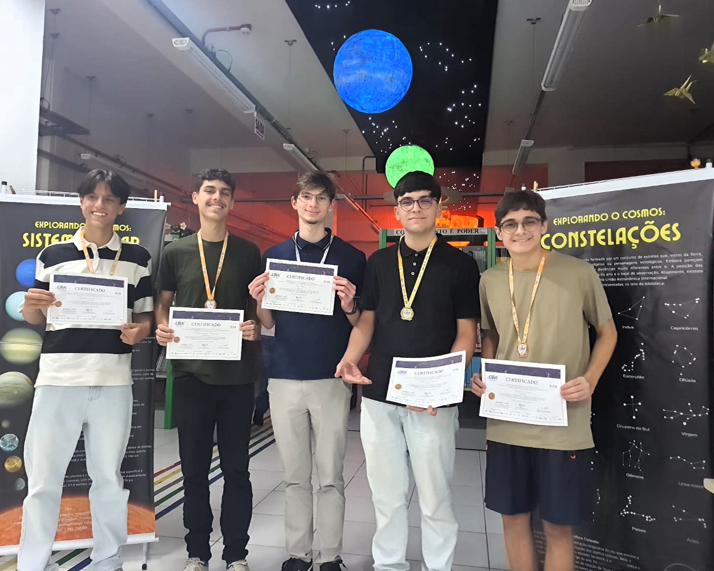 Estudantes premiados na Olimpíada Brasileira de Astronomia (OBA)