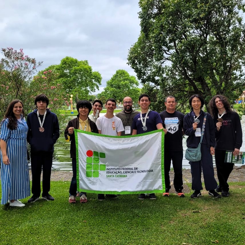 Parte da delegação do IFSC na Omif 2025