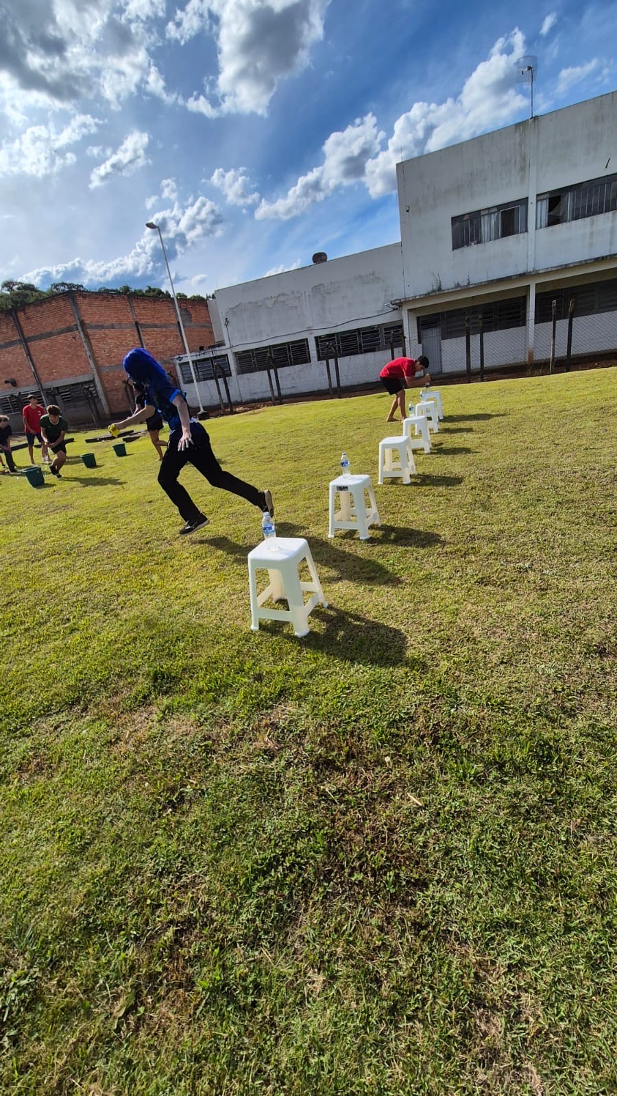 Ao final da somatória geral, a equipe INFO 1, de Informática, conquistou o primeiro lugar, seguida por ADM 3 (de Administração) e ADM 2 (do mesmo curso)