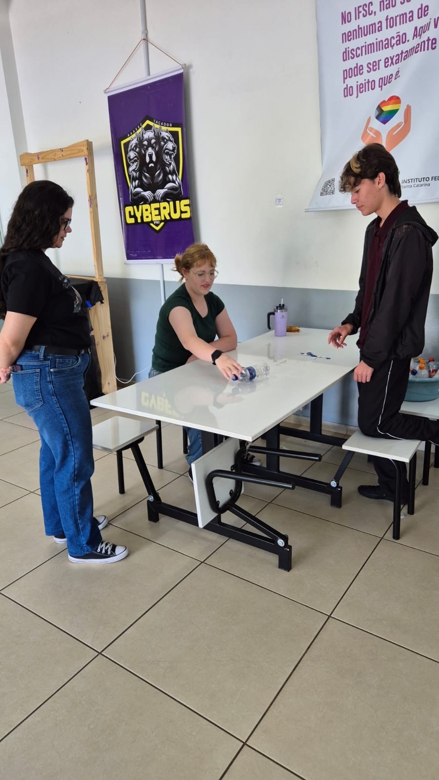 No total, sete turmas dos três cursos participaram da gincana