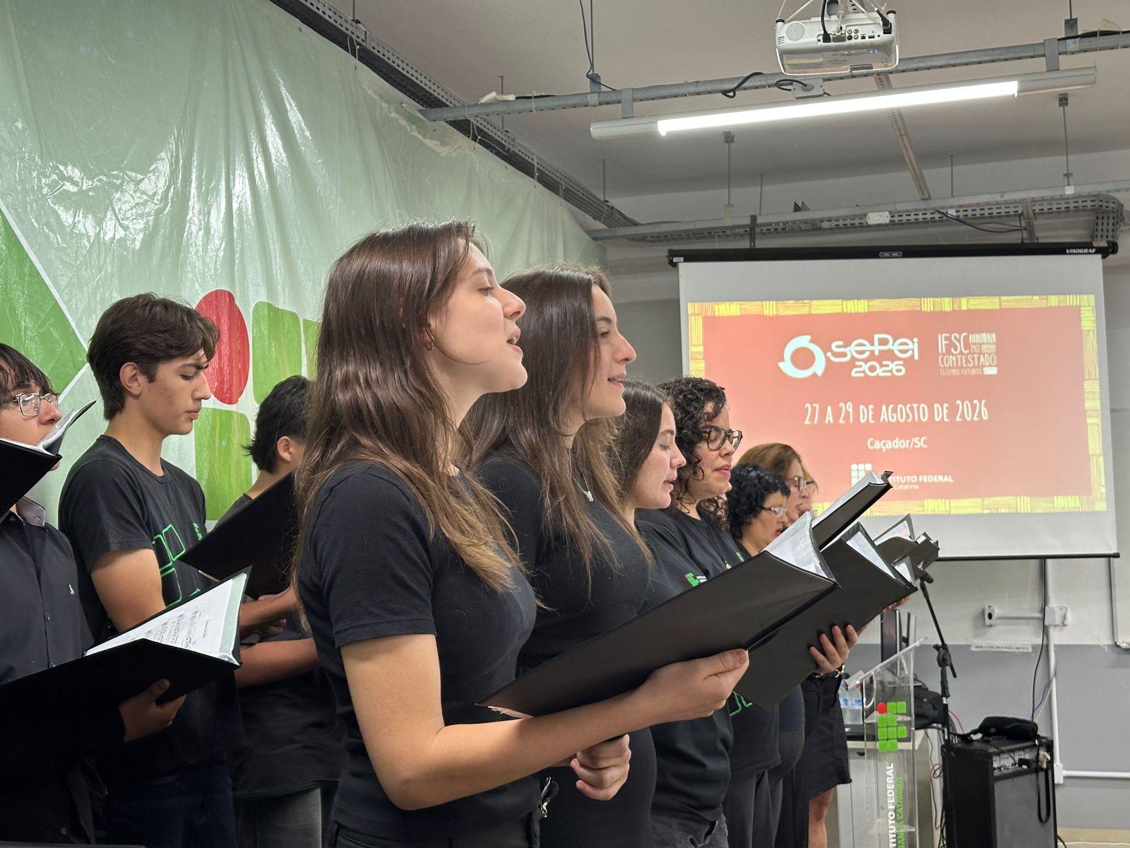 Solenidade contou com apresentação do Coral do Câmpus Caçador