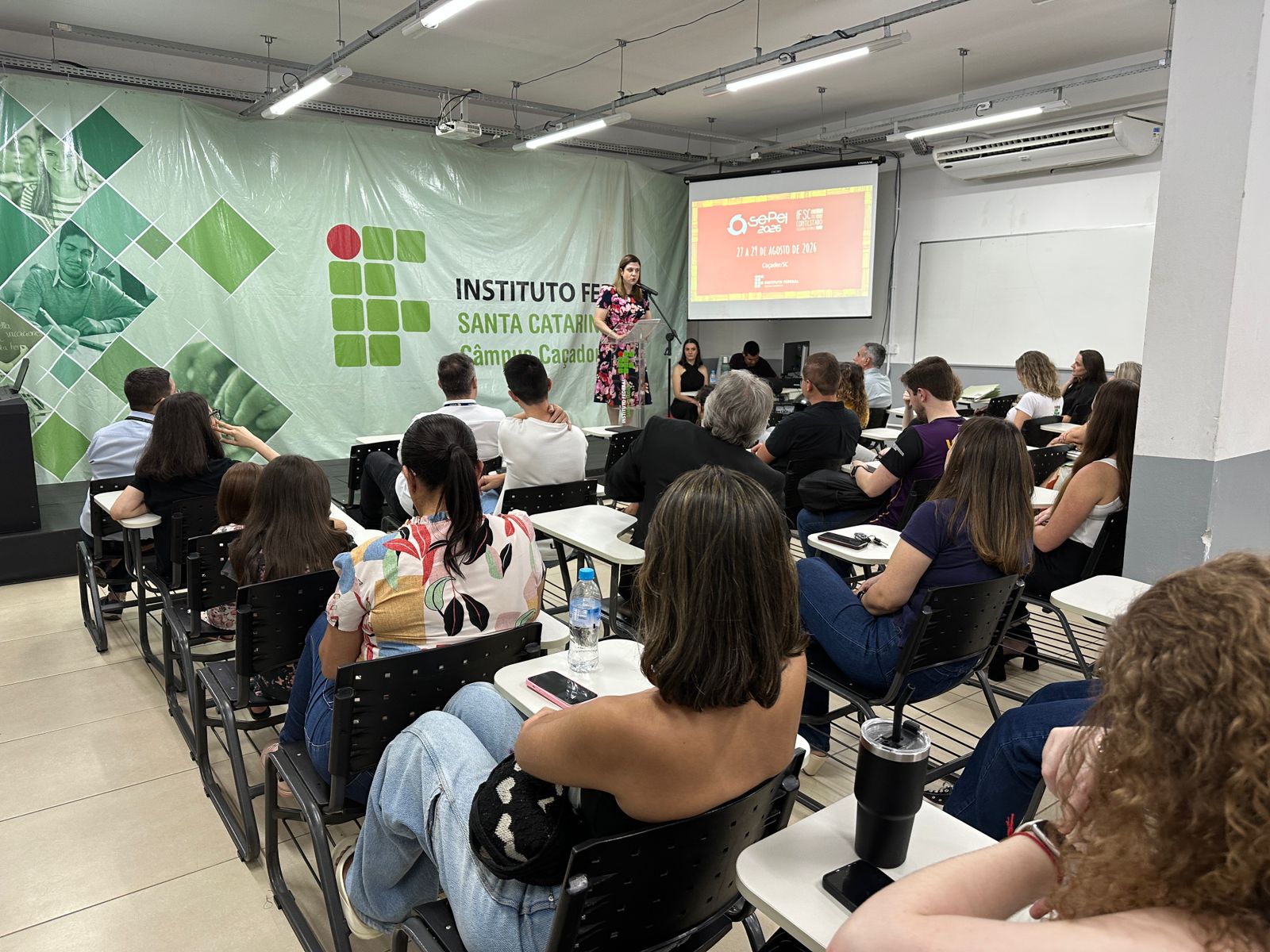 Diretora-geral do Câmpus Caçador, Danielle Regina Ullrich, destacou a importância de trazer o Sepei para a região