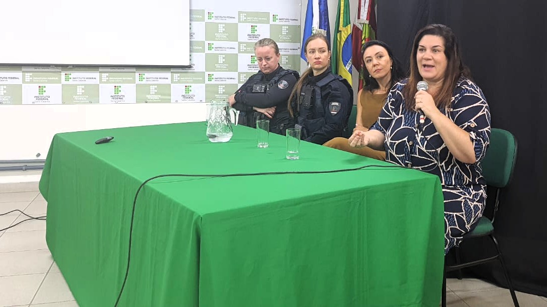 Debate Conhecimento que transforma e que nos permite mudar a realidade