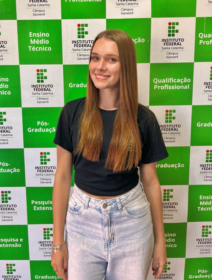 Com apenas 17 anos, Julia Calza, estudante do Câmpus Xanxerê do IFSC, realizou uma grande conquista: foi aprovada no Programa de Intercâmbio do IFSC, o Propicie