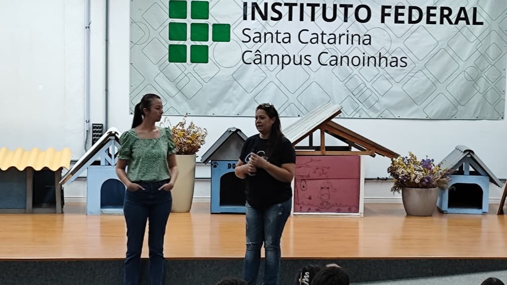 Voluntárias da ONG Anjos de Patas falaram sobre adoção responsável