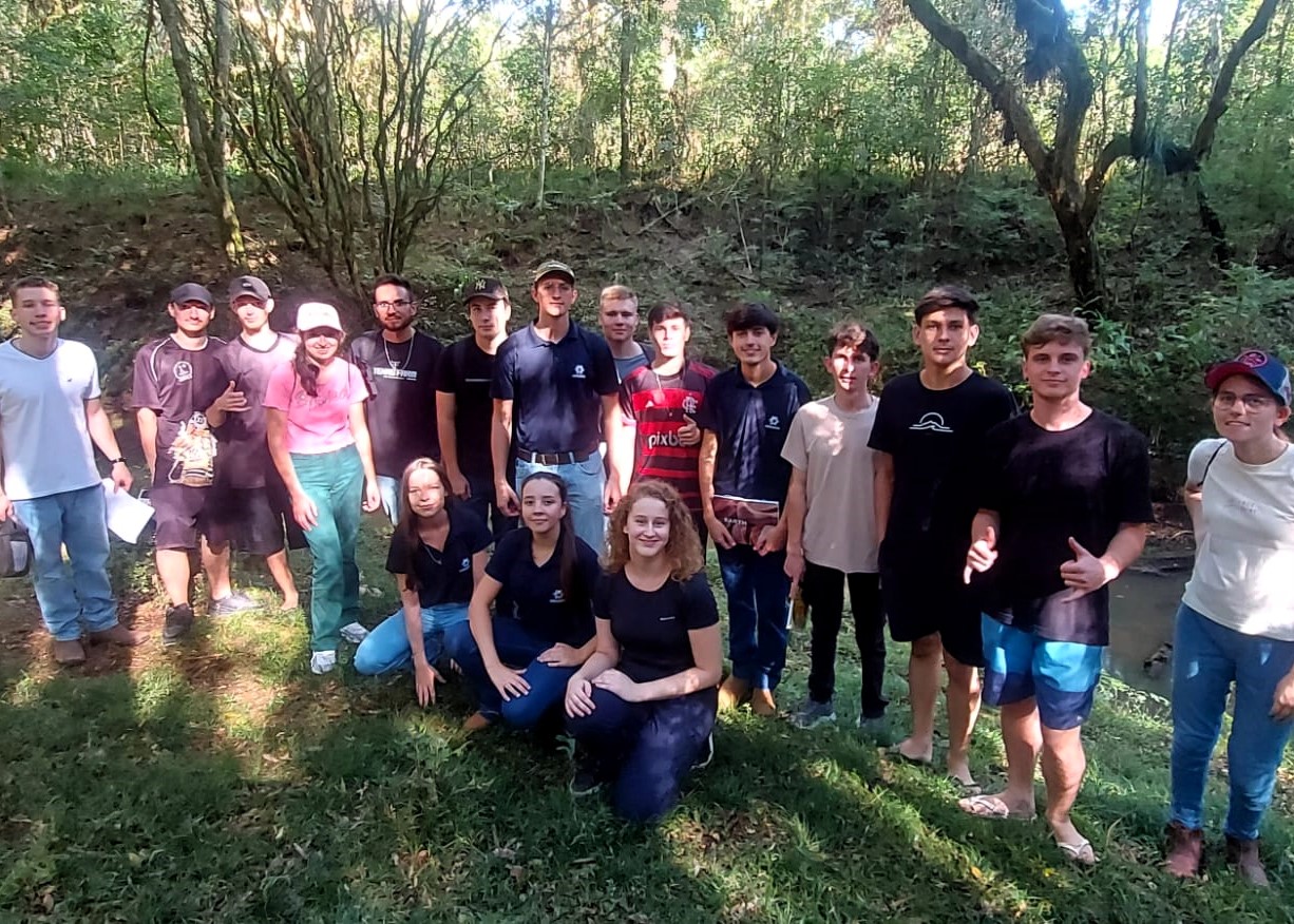 Turma da 3ª fase do curso superior de Agronomia