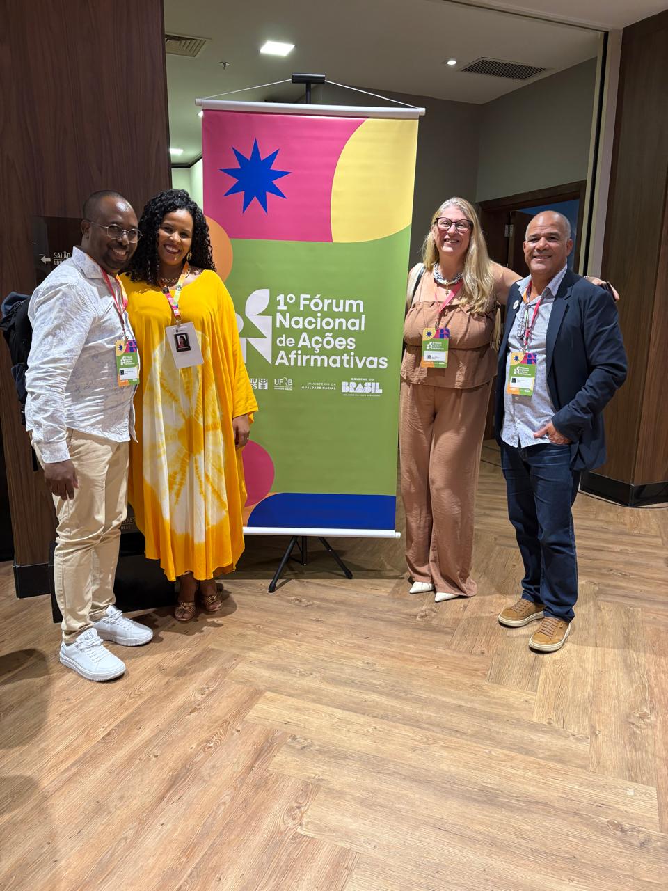 Professor Luiz Herculano, a diretora executiva Ana Paula e a presidência da Associação Brasileira de Pesquisadores/as Negros/as (ABPN)