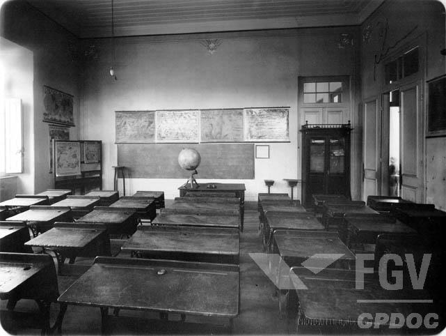 Foto 2 - Sala de aula (década de 1930)