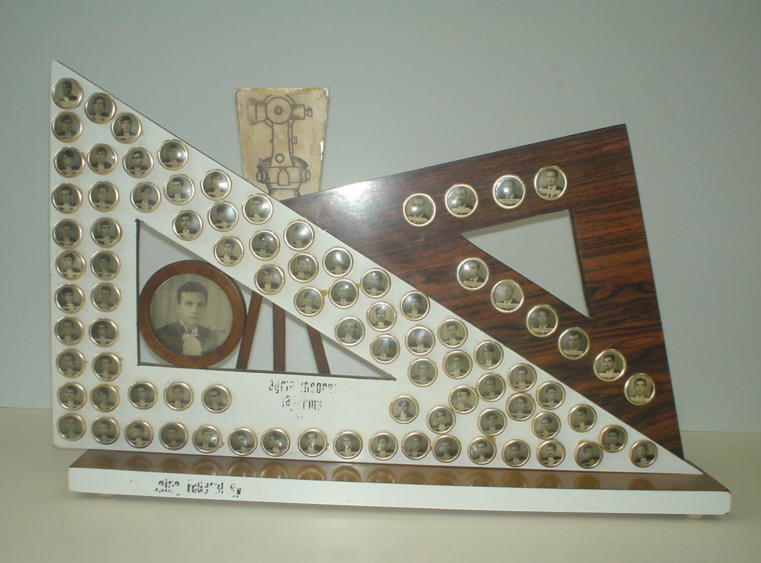 Foto 8 - Quadro de formatura (1968)