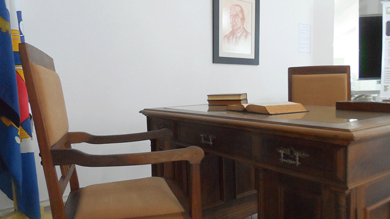 Detalhe do gabinete do Diretor