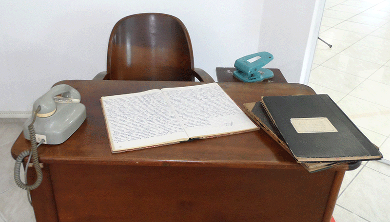 Mesa da Secretaria do Gabinete